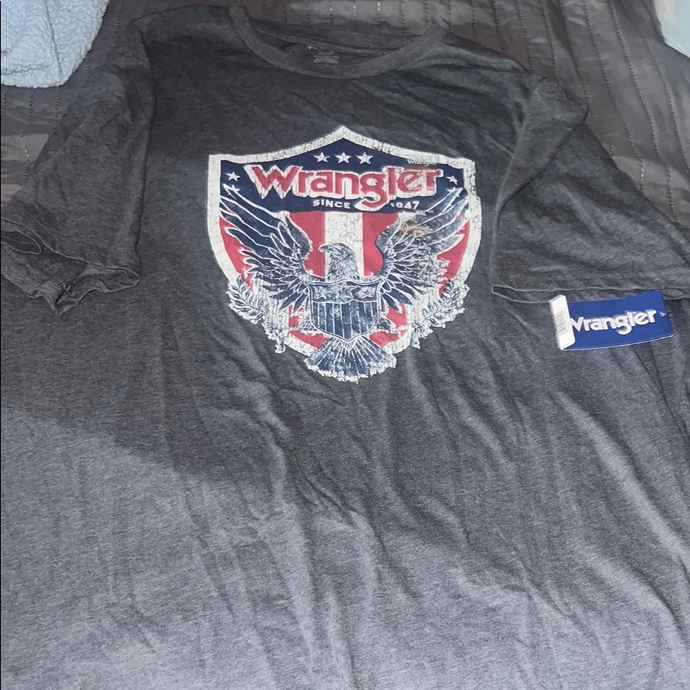 Wrangler Gray Short Sleeve Tee Bold Graphic Design